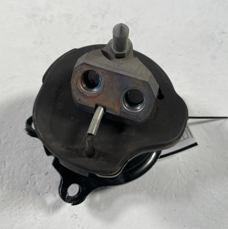 2022-2026 TOYOTA TUNDRA FRONT RIGHT ENGINE MOUNT INSULATOR BRACKET # 108362