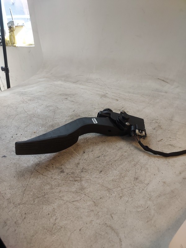 04-12 CHEVROLET MALIBU 05-10 PONTIAC G6 ACCELERATOR GAS PEDAL ASSEMBLY 0EM