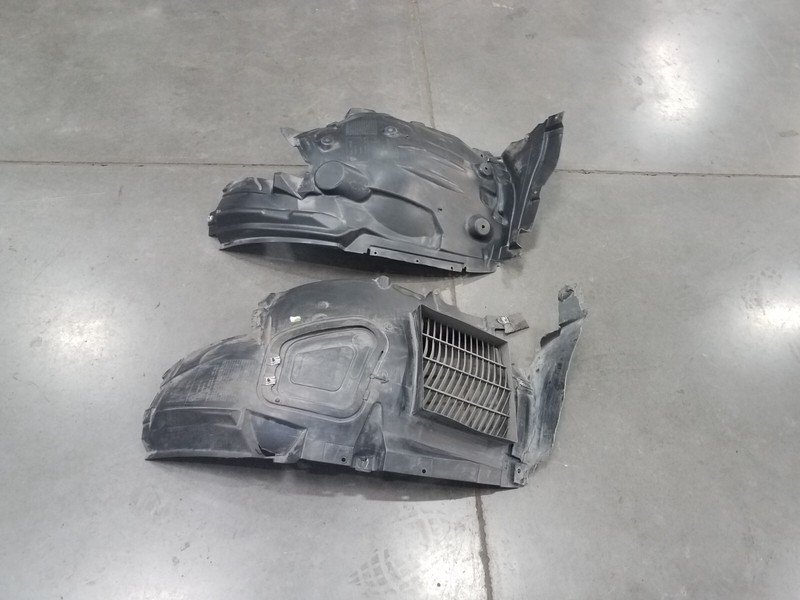 2013 BMW M5 F10 Right Front / Left Rear Front Wheel Well Liners #6234 Q1