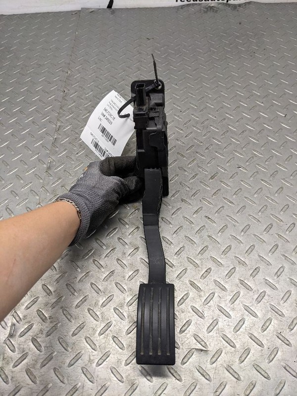 2017-2019 FORD ESCAPE ACCELERATOR GAS PEDAL ACCELERATOR PART OEM F1DC-9F 1174344