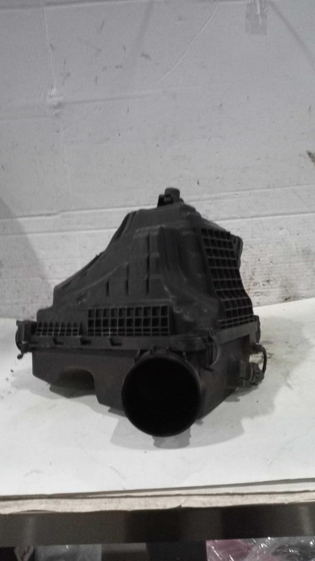 2016 Hyundai Genesis Air Cleaner Assembly OEM 3.8L Black 109K Miles