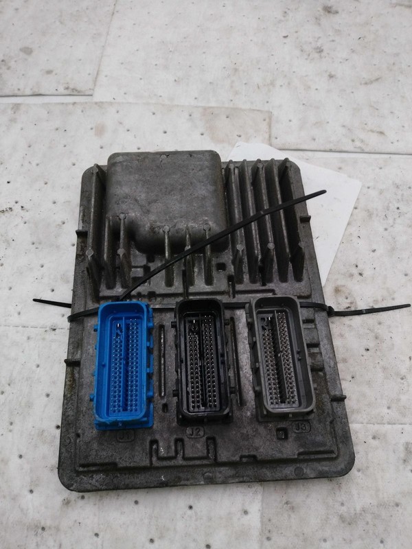 2016 Chevrolet Cruze Engine Control Module ECM OEM 12672502 153k Miles