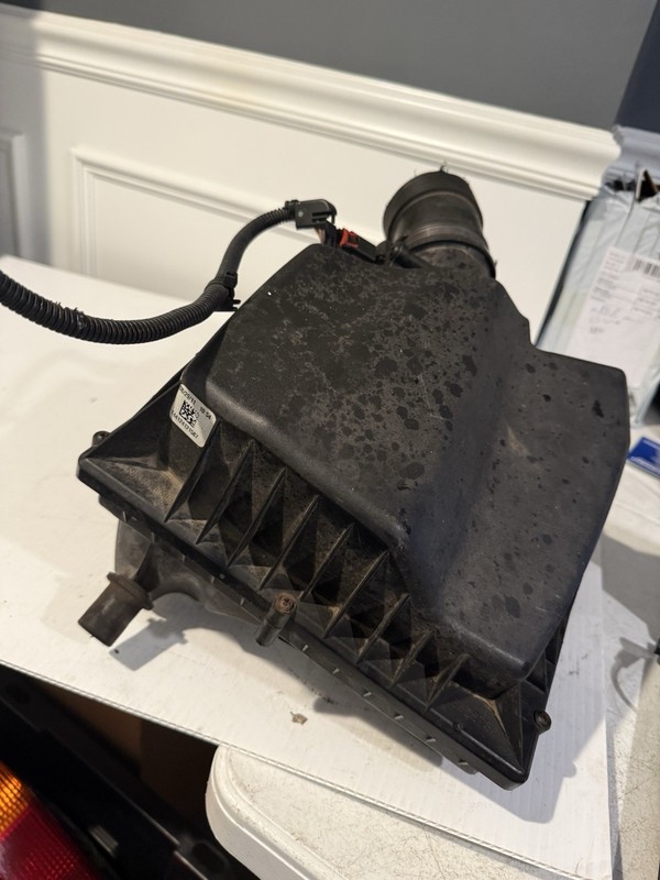 2012-2014 Chevy Cruze 1.4L Air Cleaner Intake Box Assembly OEM