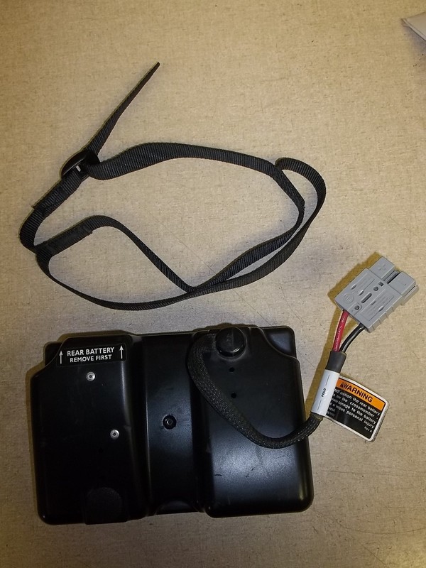 Anderson Power Products Wheelchair Battery Cover 1106648 600V Plug w/ Strap
