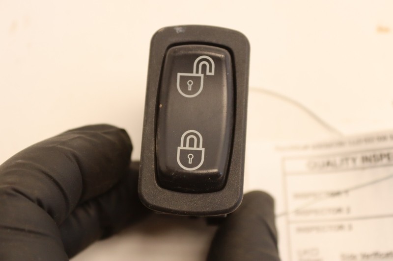 2015-2023 MACK CXU613 CXU612 ELECTRICAL DOOR LOCK SWITCH BUTTON 82278612 OEM