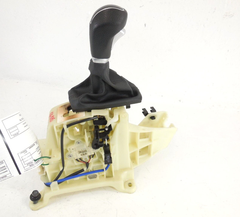 2013-2019 Hyundai Santa Fe Automatic Transmission Floor Shift Shifter OEM