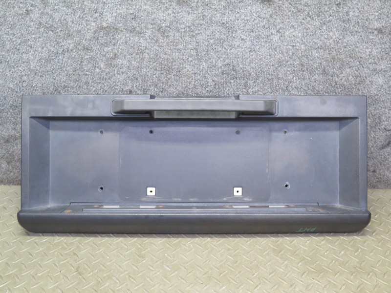 2003-2005 HUMMER H2 REAR TRUNK LID LIFTGATE LICENSE PLATE PANEL W/ HANDLE