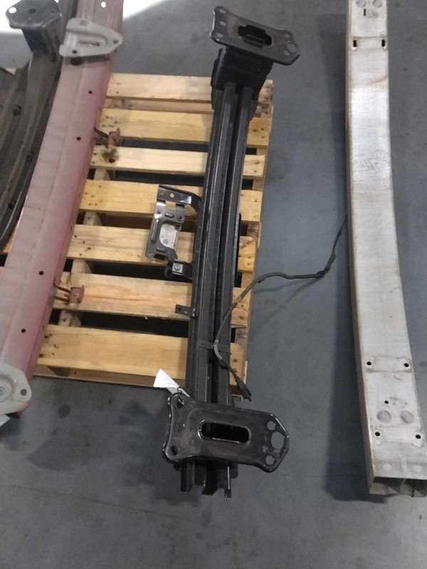 2019 Hyundai Santa Fe Black Bumper Impact Bar OEM 64900S2000 74K Miles