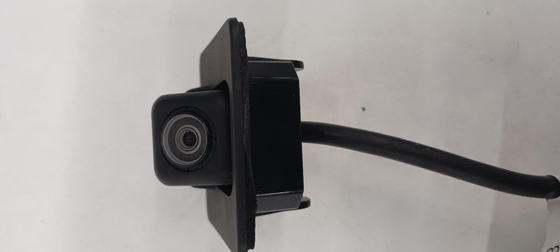 16-'17 CHEVROLET CRUZE rear camera lid mounted OEM