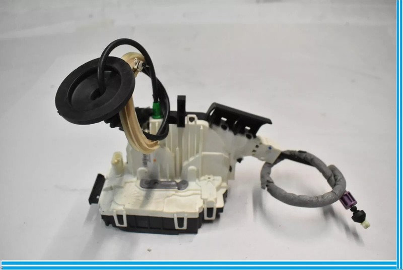 08-18 Mercedes W212 E550 CLS500 Front Right Side Door Lock Latch Actuator OEM