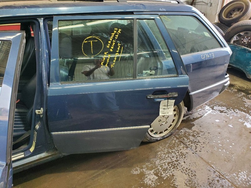Passenger Rear Side Door 124 Type E320 Fits 94-95 MERCEDES E-CLASS 302568
