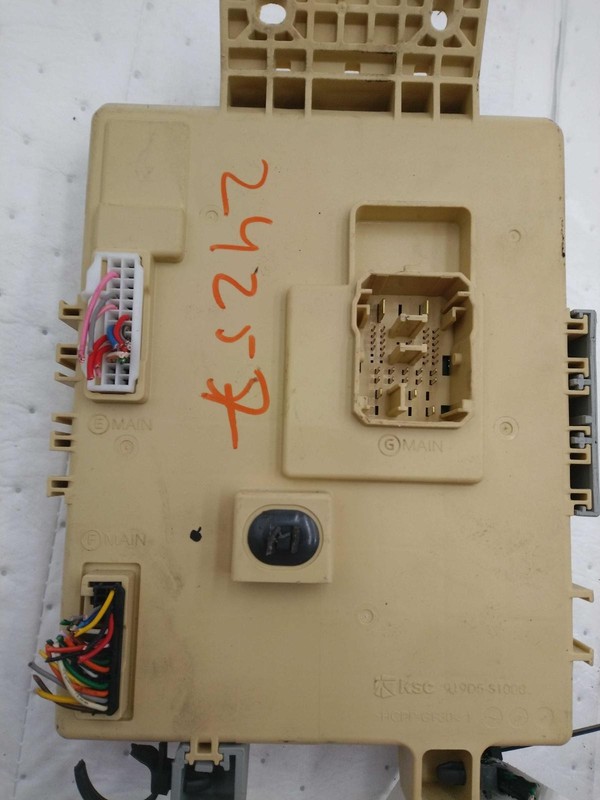 Used Body Control Module fits: 2023 Hyundai Palisade Body Control BCM center das