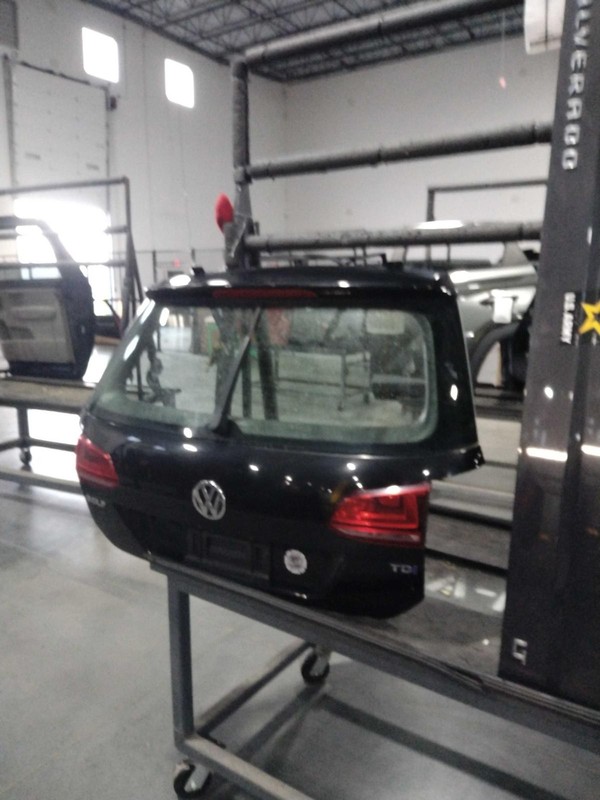2015 Volkswagen Golf Tailgate Black OEM 5G6845051NNVB 137K Miles