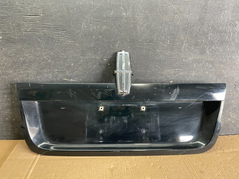 2007 to 2014 Lincoln Navigator Trunk Liftgate License Plate OEM AB3156 DG