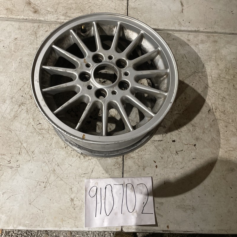 1992-2002 BMW 318i 318is 318ti 323i 328i Rim
