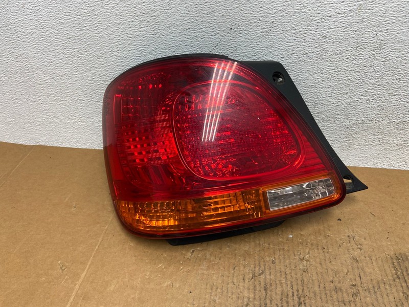 2001 - 2005 Lexus Gs300 Gs400 Gs430 Left Driver LH Side Tail Light Oem AE1560 LK