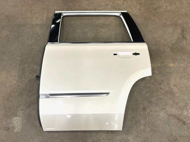 ⭐2015-2020 CADILLAC ESCALADE REAR LEFT DRIVER SIDE DOOR SHELL ASSY OEM LOT2437