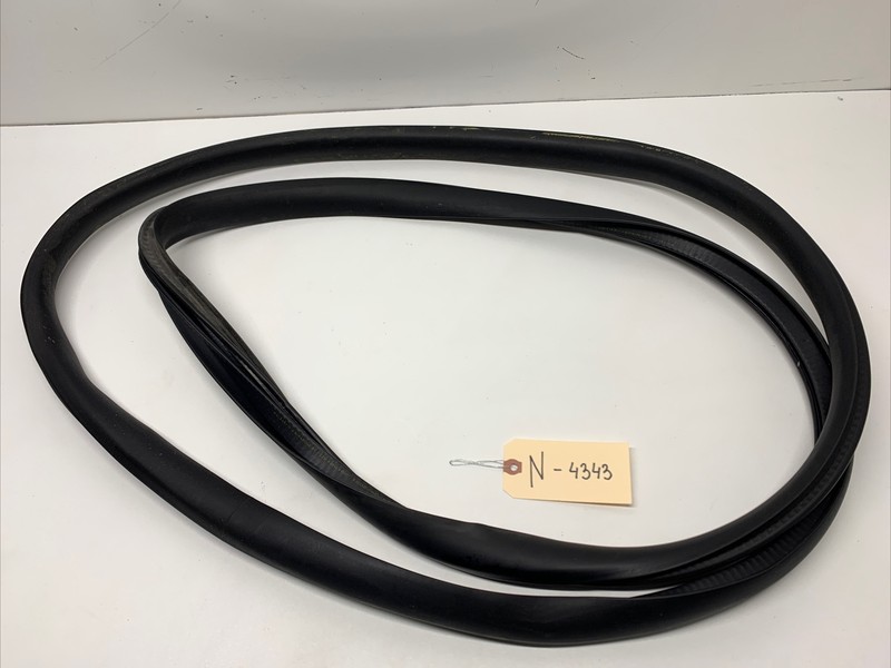 2020 Tesla Model Y Door Seal Rubber Front Left 1497673-00-A 4343 S2