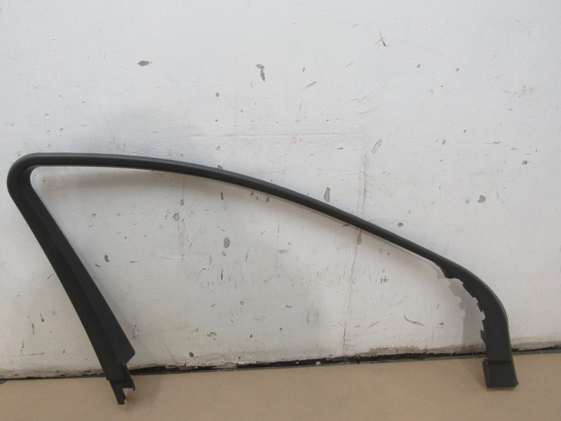 Mercedes R350 W251 2011 Front Left Door Window Frame Cover Trim Panel 06-13 *