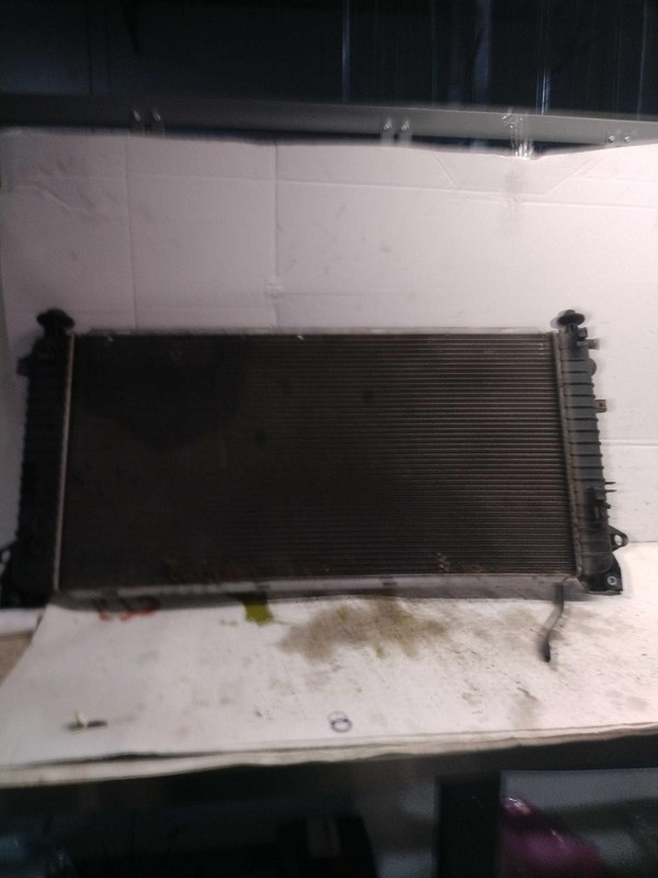 2017 Cadillac Escalade Radiator OEM 6.2L 76000 Miles White 21894