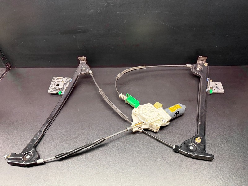 2003-2011 Mercedes R230 SL500 Door Window Regulator Right Pass. Side OEM