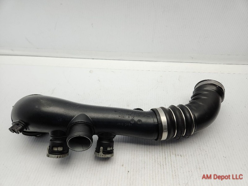 2009 BMW 135i E82 E88 Upper Charge Pipe With Sound Generator Hole 13717590305