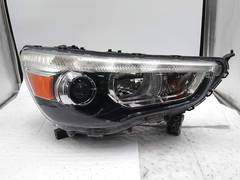 2015 Mitsubishi Outlander Sport Right Headlight Assembly Red 706362 Used