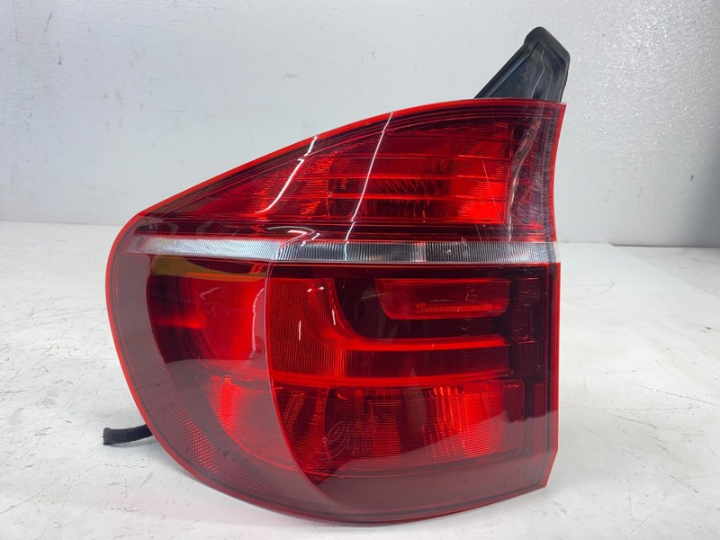 10-13 BMW E70 X5M Rear Left Driver Side Outer Taillight Brake Lamp Unit OEM✅