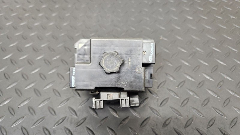 99-05 Chevrolet Blazer Interior Fuse Box OEM 15319605