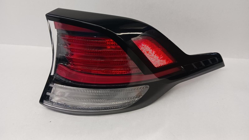23-'24 KIA SPORTAGE Right passenger outer Taillight US built OEM Grade A!