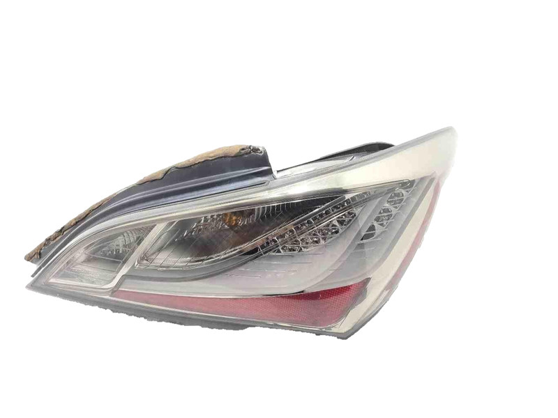 Hyundai Genesis Coupe RH Passenger Tail Light Assembly Crack 2010 Aftermarket