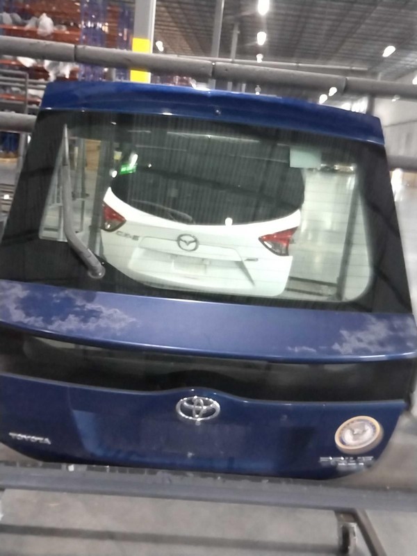 Used Deck Lid fits: 2009 Toyota Prius w/wiper w/rear view camera Grade A