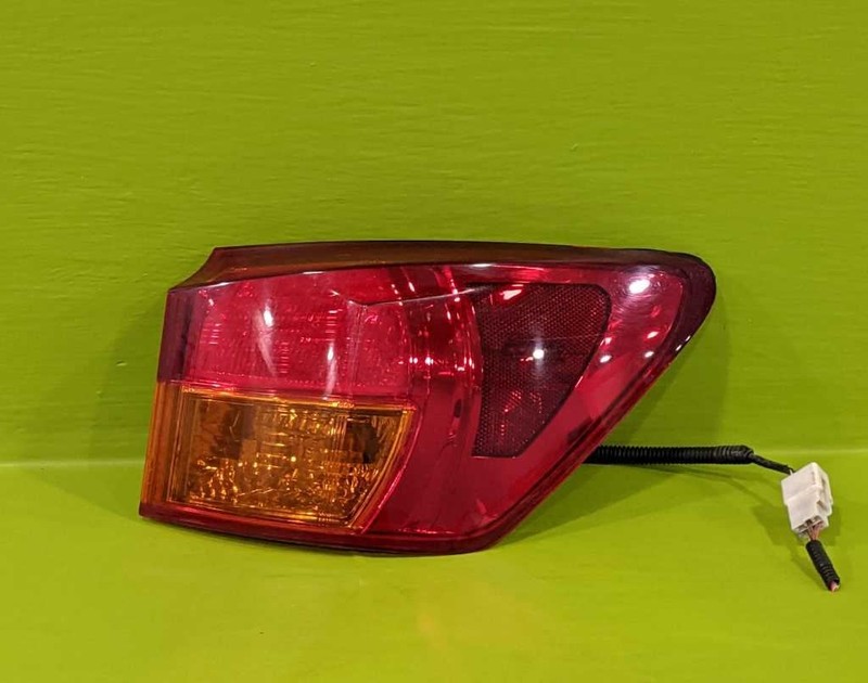 06 07 08 IS250 PASSENGER RIGHT QUARTER TAILLIGHT LAMP3861-51