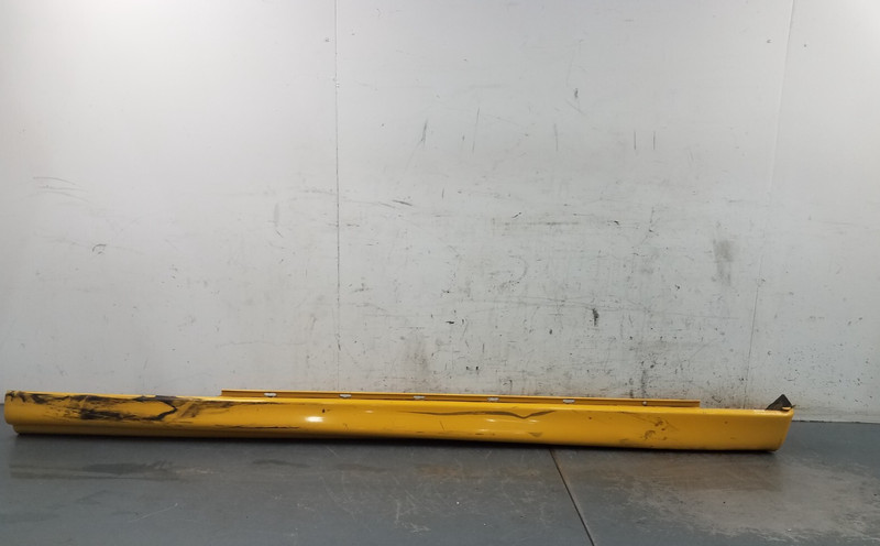 2004 Pontiac GTO Right Side Skirt Rocker Panel - ** #32042 V8