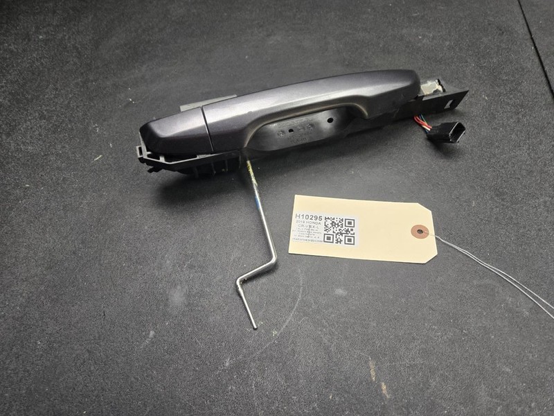 Front Right Door Outside Handle 2019 Honda CR-V 72141-TLA-A71ZF 2017 2018 - 2022