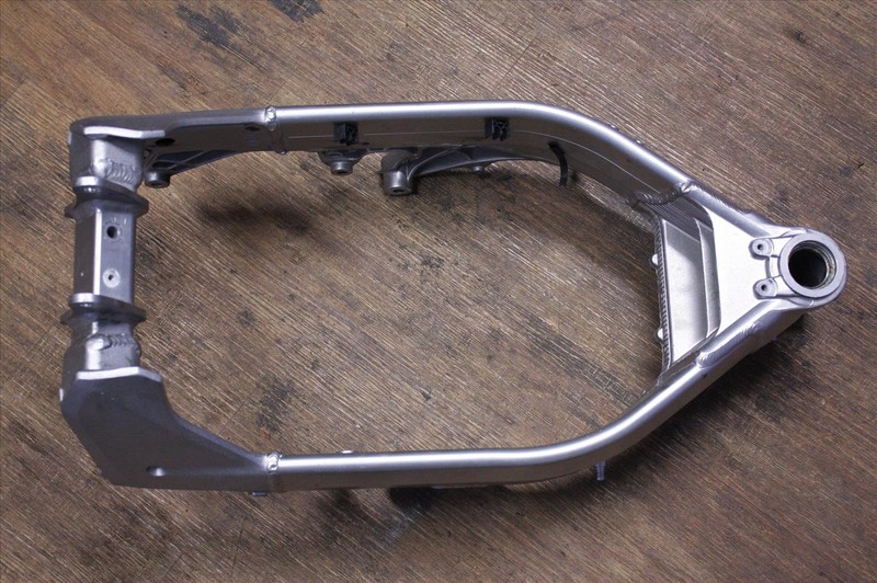 2003 HONDA VFR 800 INTERCEPTOR MAIN FRAME BODY CHASSIS VFR800 03