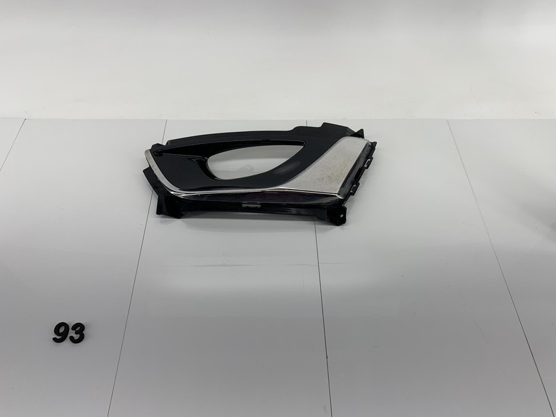 14-16 KIA CADENZA FRONT LEFT DRIVER SIDE BUMPER FOG LIGHT LAMP BEZEL COVER OEM