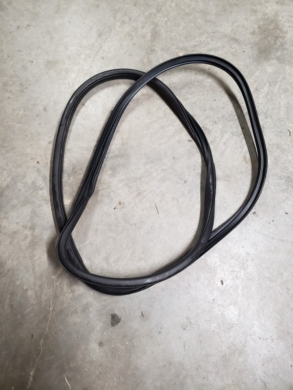 16-20 KIA SORENTO FRONT RIGHT PASS SIDE DOOR BODY WEATHERSTRIP SEAL RUBBER OEM