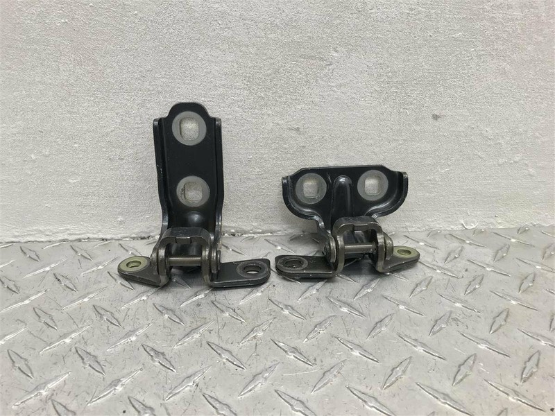 2011 CHEVROLET EQUINOX TOP/BOTTOM HINGE REAR DRIVER OEM