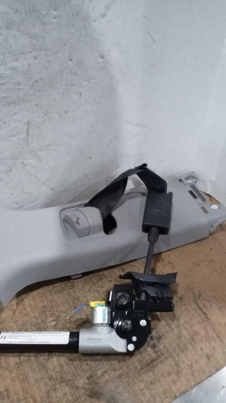 2015 KIA RIO OEM Seat Belt Silver 37K Mi Genuine Part NJ25-18401-457724