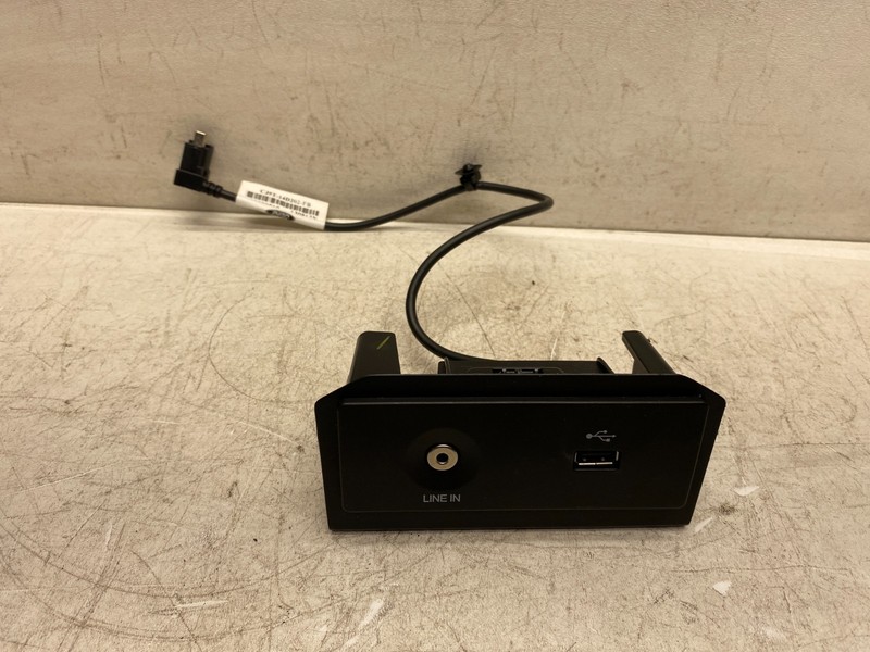 2013-2016 FORD ESCAPE USB AUX AUXILIARY PORT JACK OEM