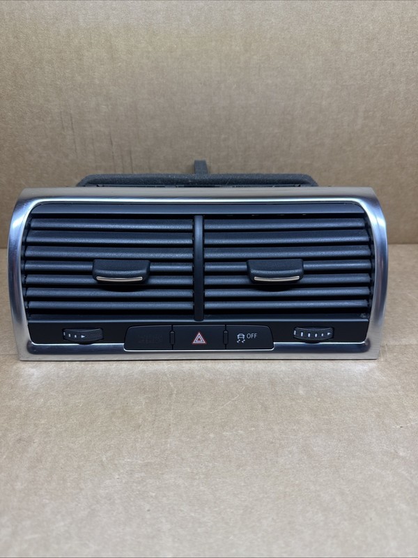 2007-2015 Audi Q7 Center Heat Air Conditioning Dash Vent 4L0 820 951 OEM