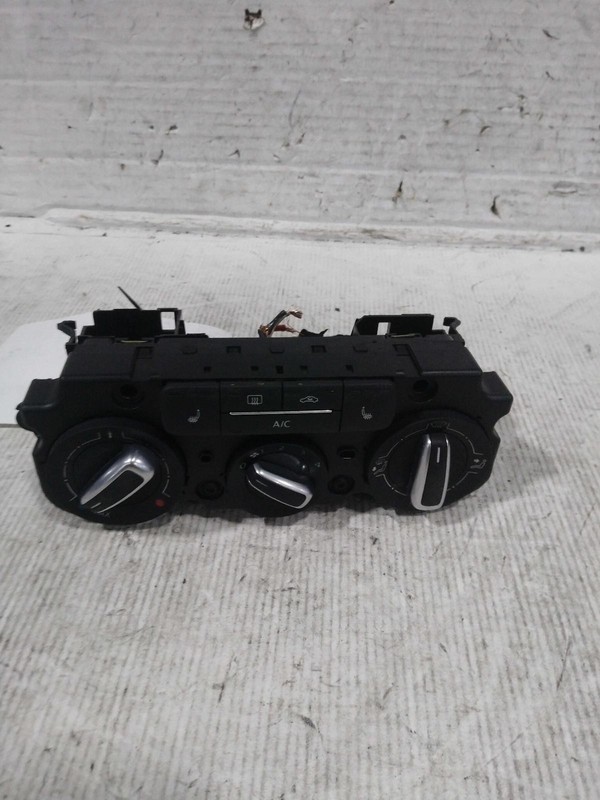 Used A/C Selector Switch fits: 2015 Volkswagen Beetle single zone climatic Grade