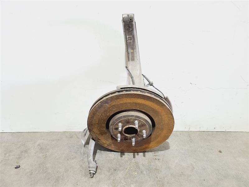 Passenger Right Front Spindle/Knuckle RWD Fits 17-19 XE 569651