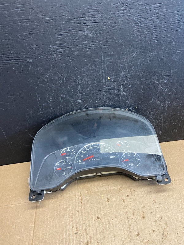 2008 to 2010 Chevrolet Express Speedometer Cluster Gauge AB9810 DG