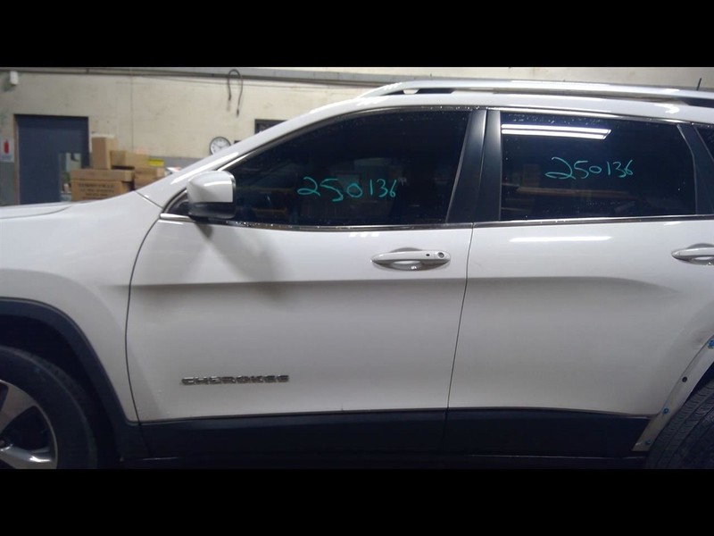 Driver Front Door Electric Tempered Glass Opt JP3 Fits 19-21 CHEROKEE 1569614