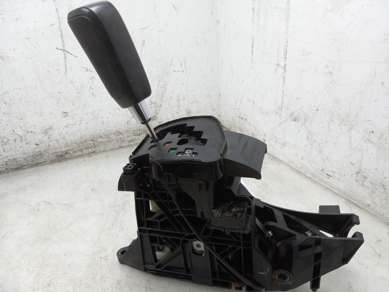 13 TOYOTA SEQUOIA SR5 AUTOMATIC TRANSMISSION SHIFTER