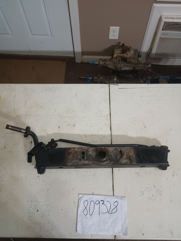 Murray 12.5hp 40" Lawnmower Axel assembly spindle #40508X92D OEM 01