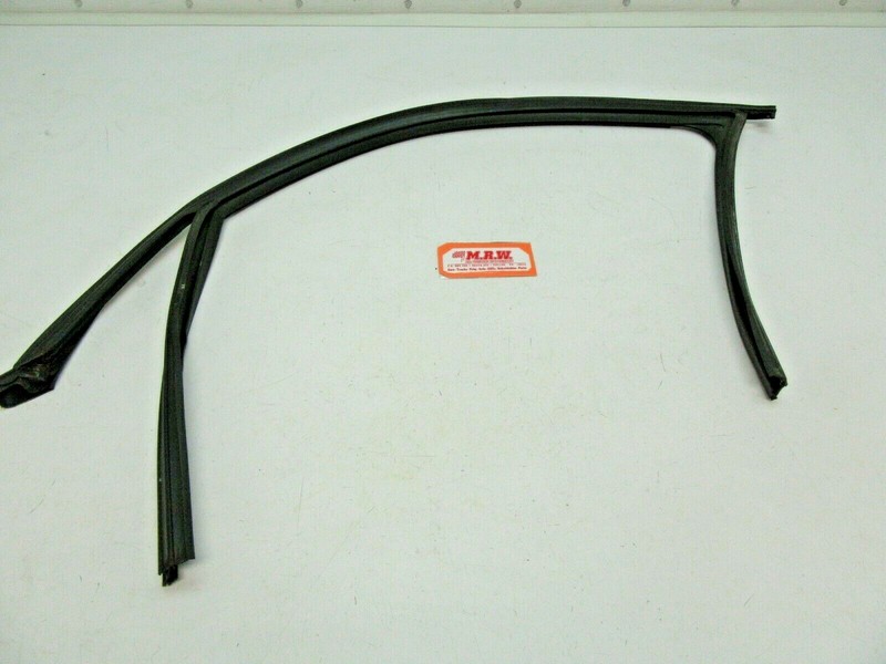 LEFT FRONT DOOR PANEL SHELL GLASS RUBBER TRACK RUN CHANNEL SEAL L BMW 325i 328i