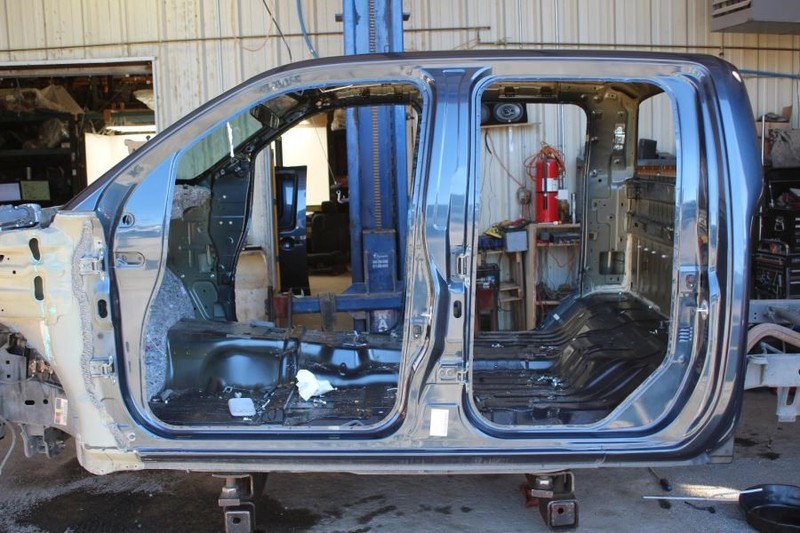 2016-2019 Nissan Frontier 4.0L Driver Left Side Rocker Center Pillar Cut